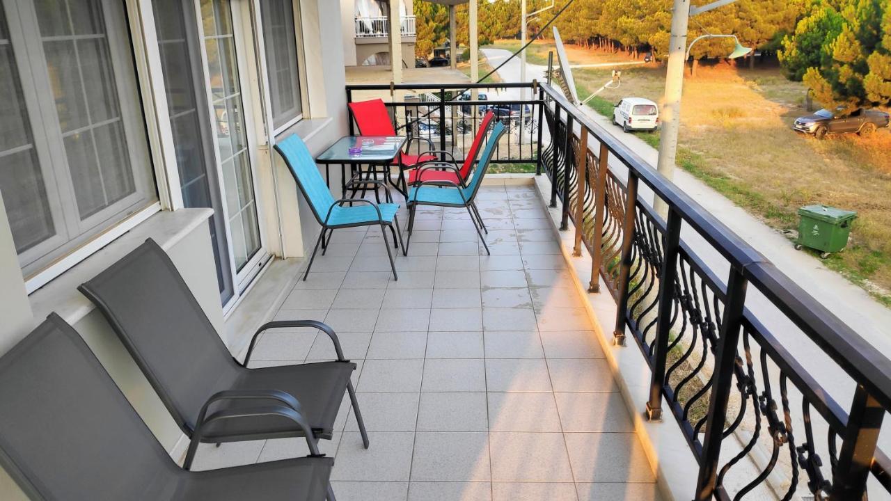 Ourania Luxury Apartment เกราโมตี ภายนอก รูปภาพ